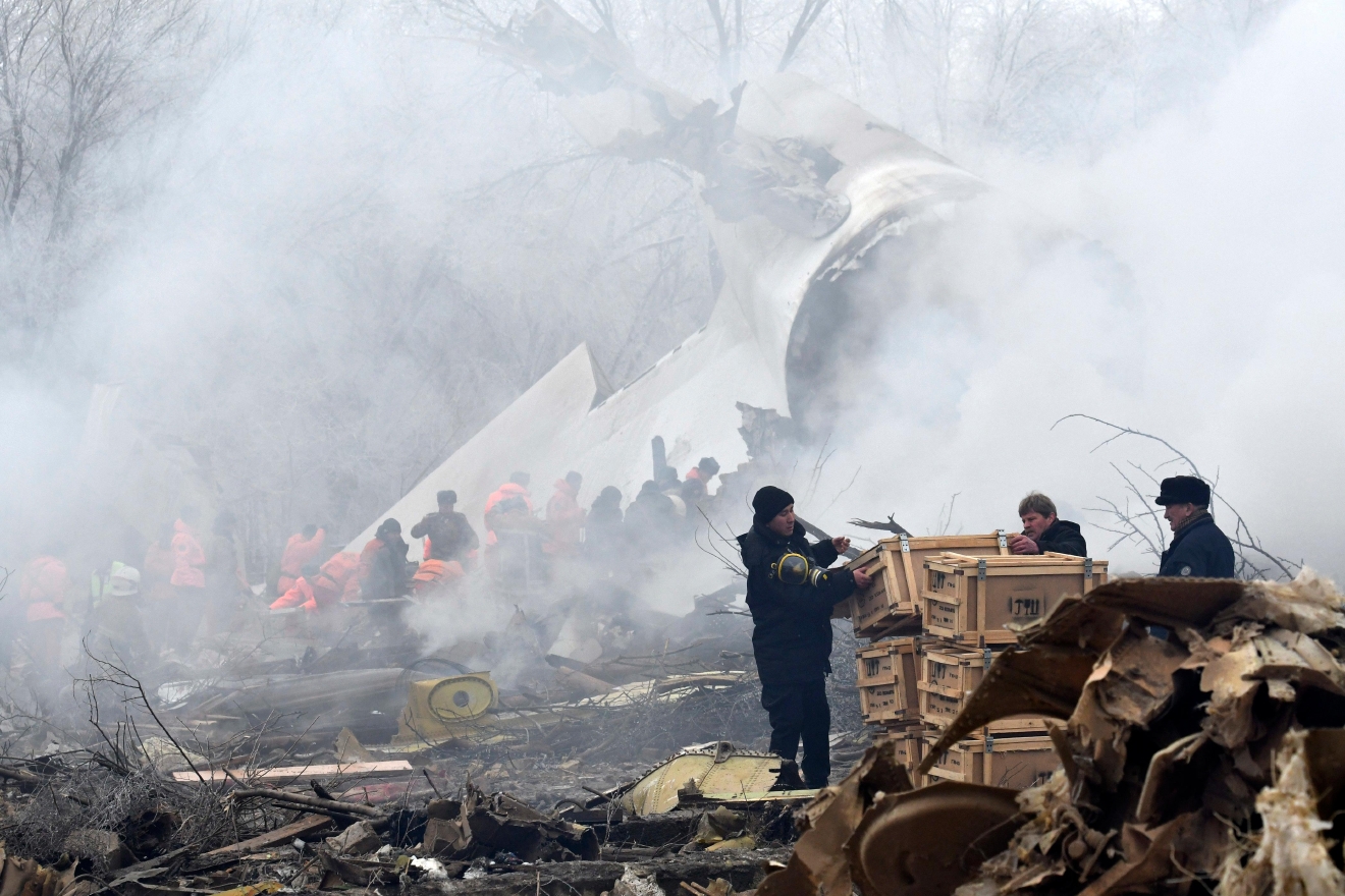 Kyrgyzstan: 747 cargo plane crash kills 37, destroys village | KOMO1320 x 880