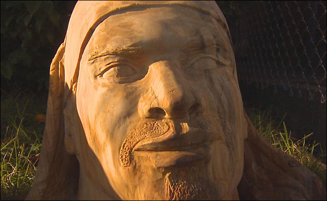 In Case You Missed It on KOMONews.com earlier this week: As the Seahawks sharpen their talons for next week's playoff game, a local artist is sharpening his blade in tribute.