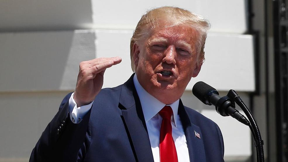 Trump AP19196618223627.jpg