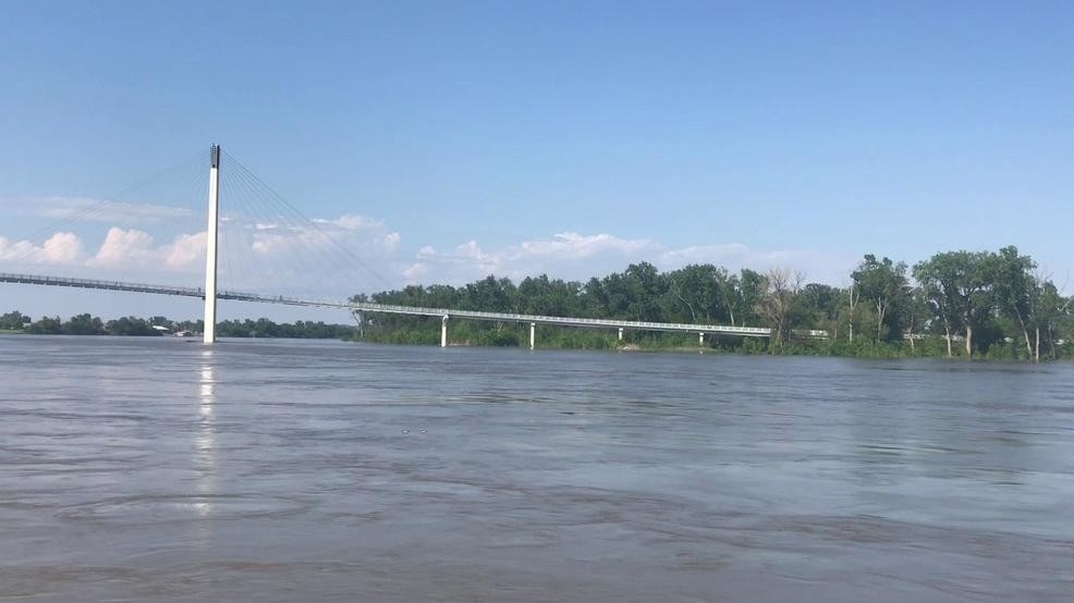 Minor flood stage on the Missouri River at Omaha is getting lowered KPTM