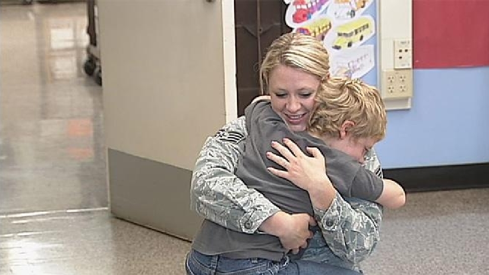 Mommy Air Force Mom Surprises Son After 9 Months Away Kval 2496