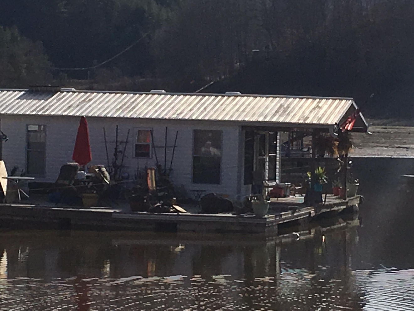 President Signs Bill Allowing Houseboats to Stay on Fontana Lake WLOS