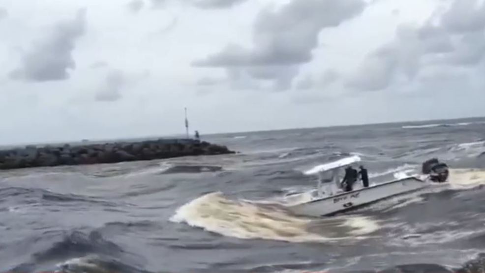 Video Boat Nearly Capsizes In Jupiter Inlet Wtvx