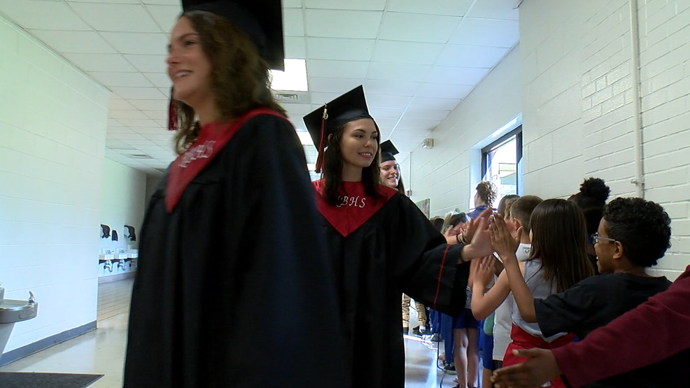 New Bern High students participate in senior walk at former school WCTI