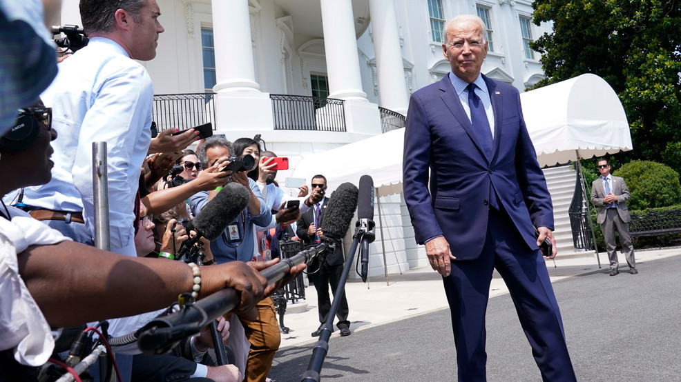 Biden AP21197686192272.jpg