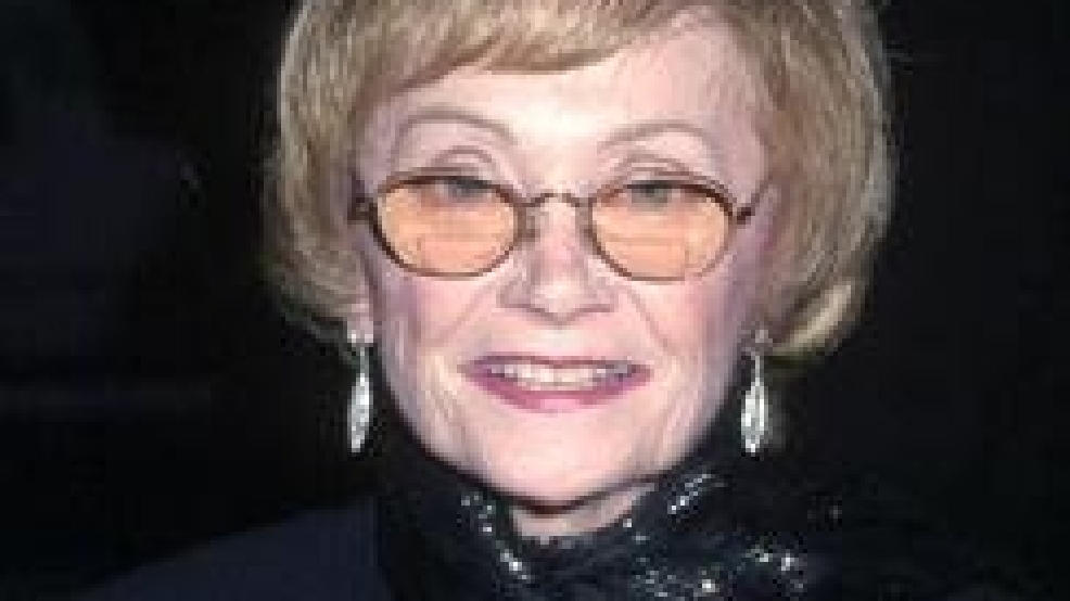 Estelle Getty dies at 84 WPBN