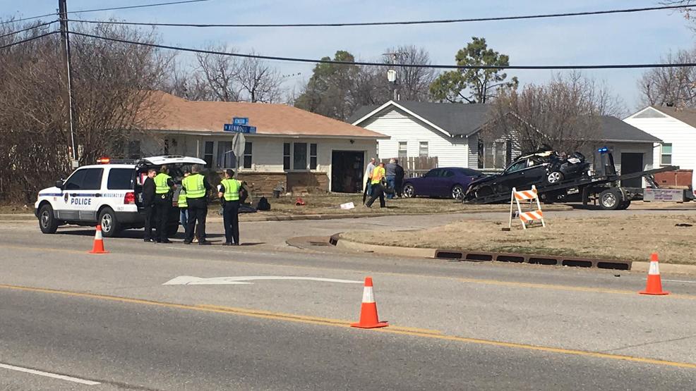 Broken Arrow Burglary Suspects Crash After Leading Police On Chase Ktul 