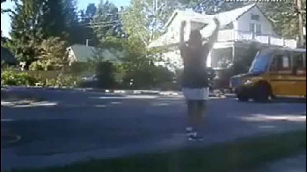 130829_bus_dance.jpg