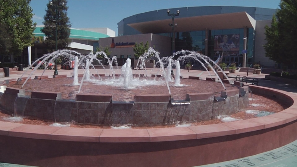 New fountain now flowing at Bakersfield's Centennial Plaza KBAK