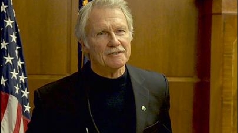 131002_john_kitzhaber_presser_post_special_session_405.jpg