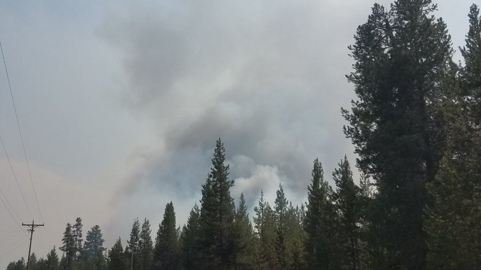 Brush fire destroys home, forces evacuations north of La Pine, Ore. KATU
