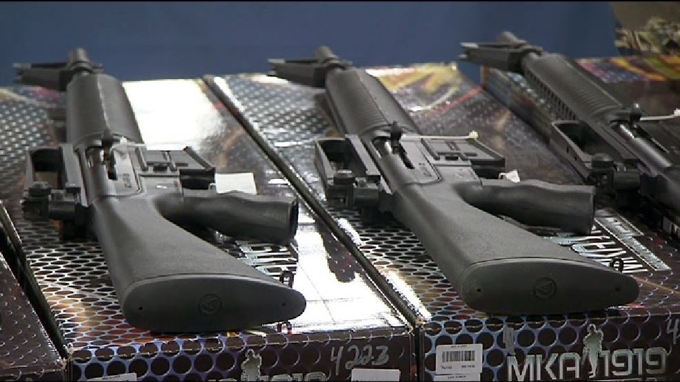 130410_gun_sales_4.jpg